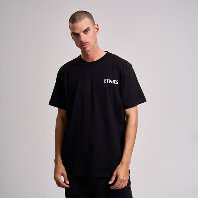 Remera Etnies Dystopia